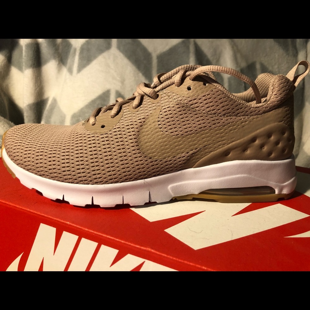 Nike Air Max Motion LW